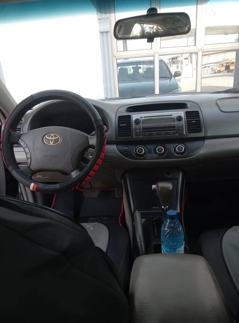 A picture of Toyota camry 20006 model everything is working perfectly OK nothing
