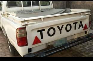 A picture of 1997 44 Toyota Hilux payload capacity 1 ton AWD Double