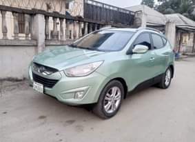 A picture of BELGIUM GRADE Hyundai ix35 2013 MODEL Engine very silent Gear