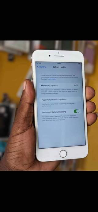A picture of Iphone 7 plus 128gb 190 000 tu