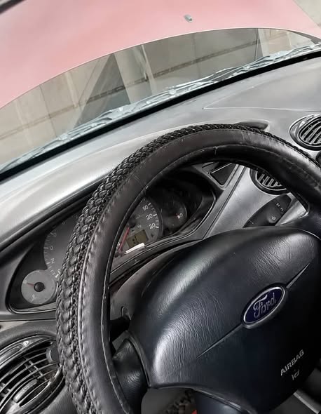 A picture of 05 Ford focus
