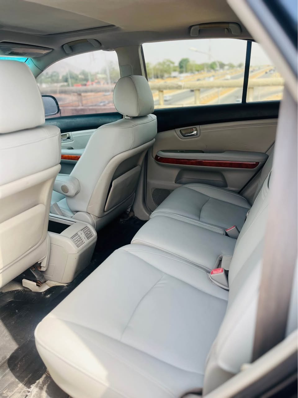 A picture of Lexus Rx 330