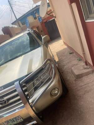 A picture of Toyota highlander 2004