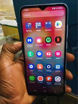 A picture of Samsung galaxy A04e