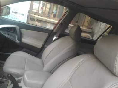 A picture of sharp Toyota RAV4 2008 model everything is working perfectly fine