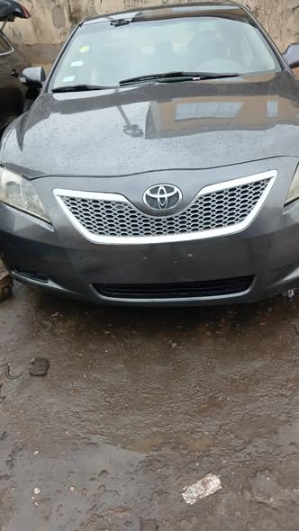 A picture of Toyota Camry 08