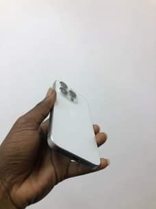 A picture of iphone 15 pro gb128 used clean 2 7m