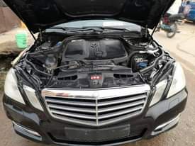 A picture of 2012 Mercedes Benz E220 Diesel engine in very good condition