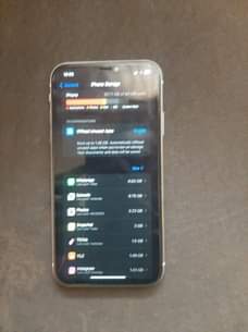 A picture of Iphone 11 64gb storage battery 76