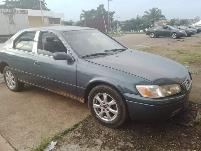 A picture of 2002 Toyota Camry Envelope