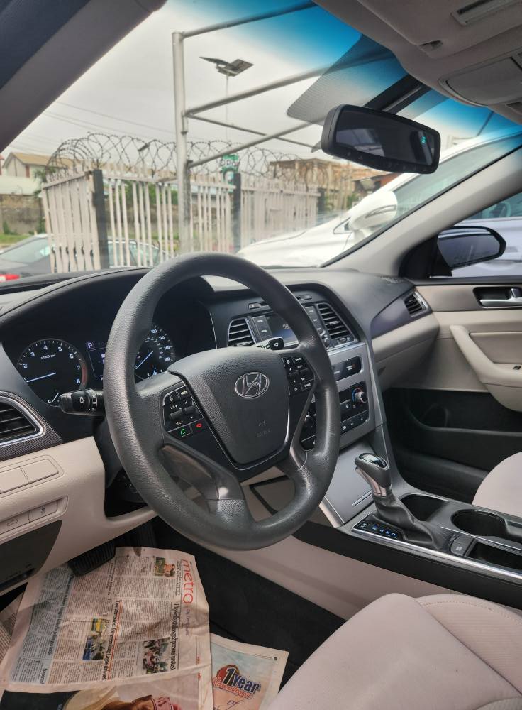 A picture of Awoof distress sale 2015 Hyundai sonata sport