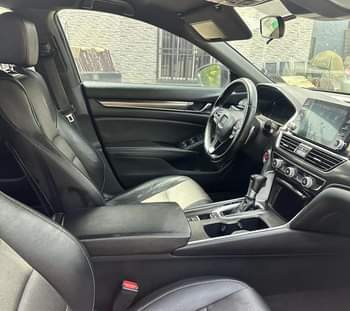 A picture of Honda Accord 2018