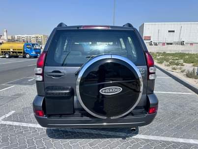 A picture of Toyota Parado 2005 gcc watsapp 0551513562