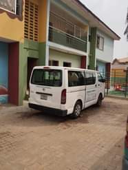 A picture of Bus for sale.. 1 Hummer one bus. 4m 2 Hiace