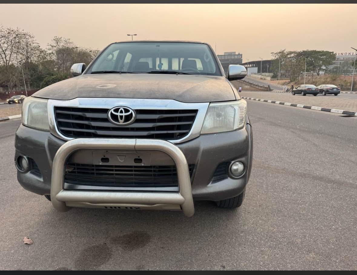 A picture of 2013 Toyota hilux 08162815326