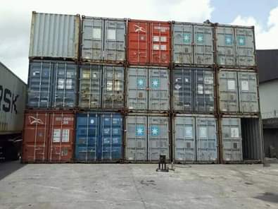 A picture of Units of 40ft Container for 09061358848 salesPrice 650k net per