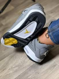 A picture of Jordan 4 