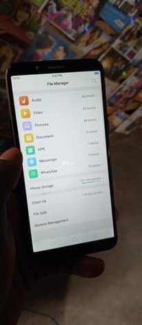 A picture of Minor crack on oppo a83t 128gb 6gb ram at 110