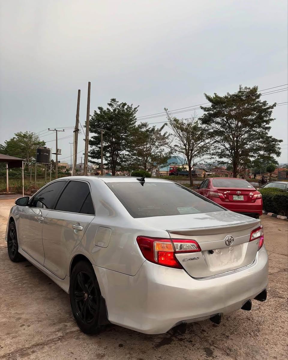 A picture of Super clean Toyota Camry 2013 SE
