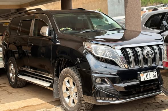 A picture of Toyota Land Cruiser On Sale 2015 Model