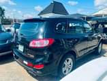 A picture of Brand Hyundai Model Santa Fe Pure first body Year 2010