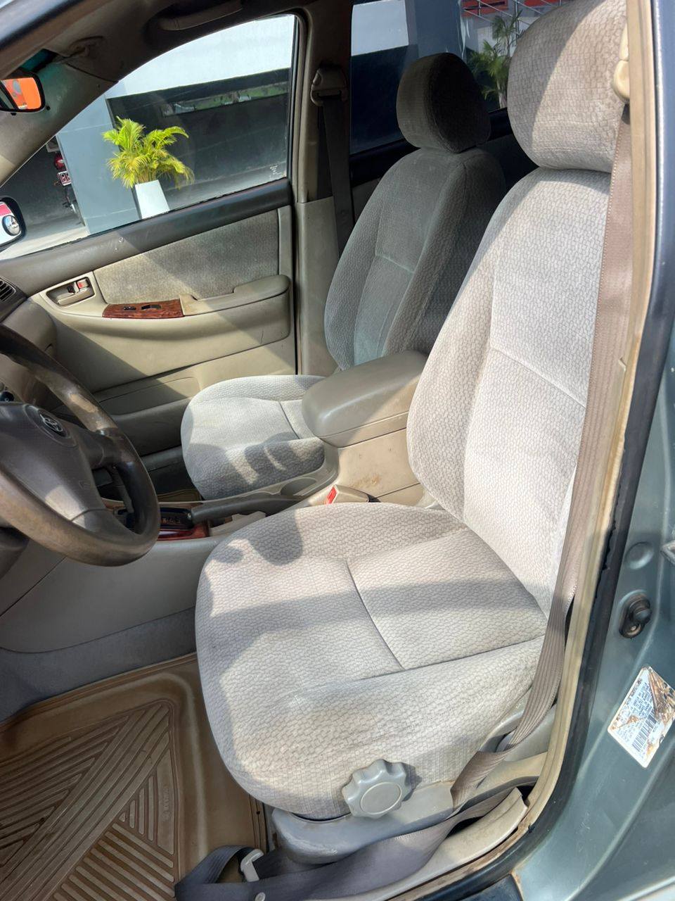 A picture of Toyota Corolla 2004 model