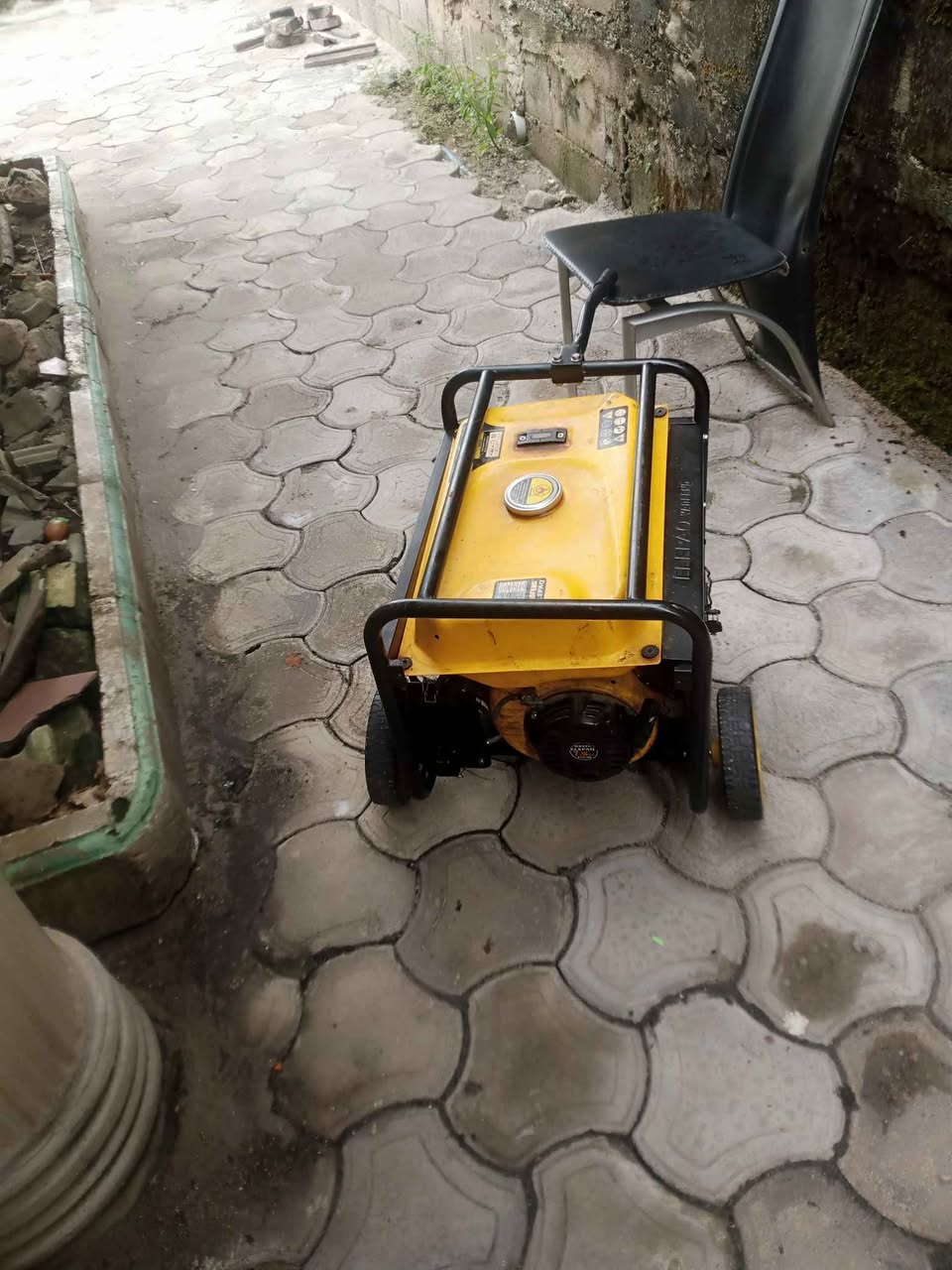A picture of Big generator 200k