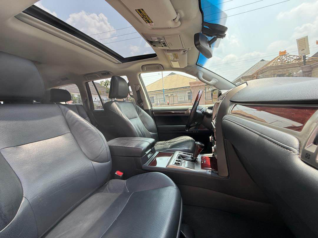 A picture of Foreign used Lexus GX460 2015 is available for N50 000