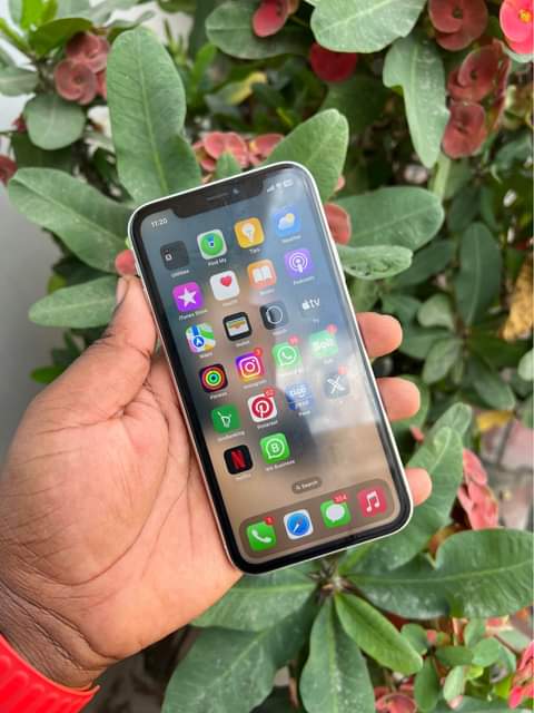 A picture of Iphone xr