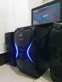 A picture of Dell latitude E6430 na Subwoofer