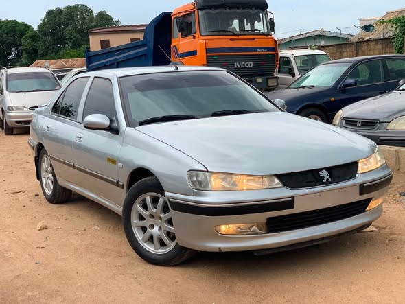 A picture of Ado motors kaduna DISTRESSSARIPEUGEOT 406 NEATLY USED 2004 MANUAL TRANSMISSION