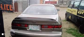 A picture of Toyota Camry 2000 Model