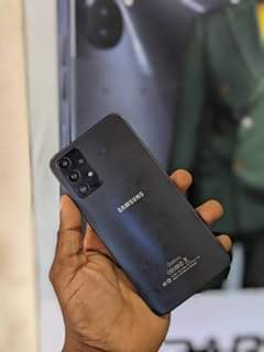 A picture of SAMSUNG A52s