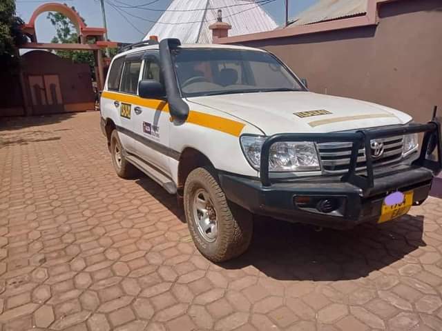 A picture of TOYOTA LANDCRUISER GX GOOD NEW FOR SELL 35M SO PLSEEEEE