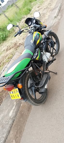 bajaj boxer