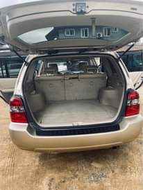 A picture of Toyota highlander 2005 model