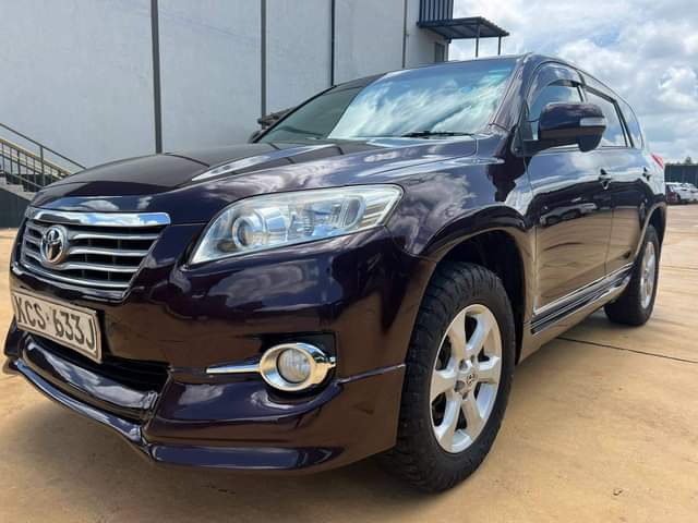 A picture of TOYOTA VANGUARD EXTREMELY CLEAN YOM 2012 2400CC SEVEN SEATER AUTOMATIC