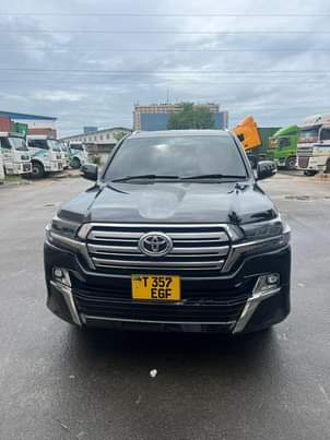 A picture of Toyota Landcruiser 200 Series 0717022737...owner... mmilik Engine 4 660 cc