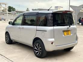 A picture of TOYOTA SIENTA