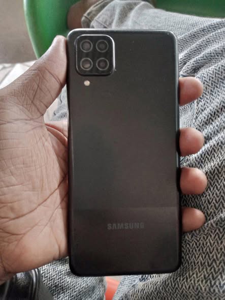 A picture of Samsung a12