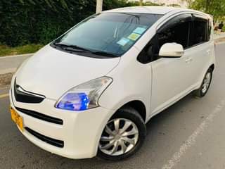 A picture of TOYOTA RACTIS