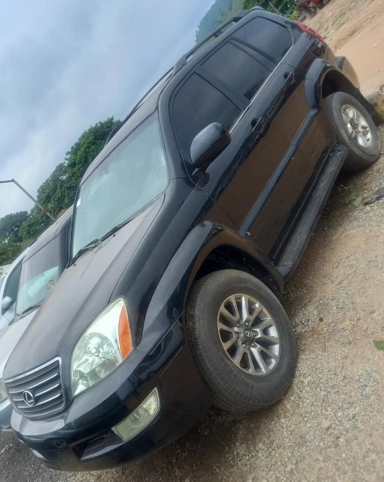 A picture of Lexus GX470 07