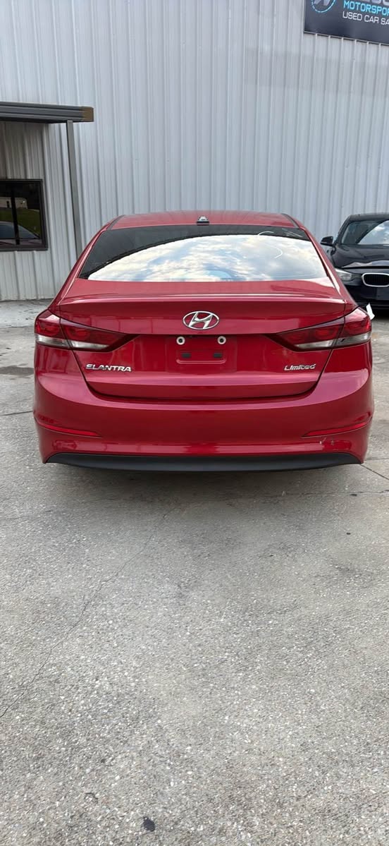A picture of 2017 Hyundai elantra