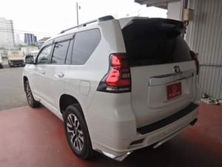 A picture of TOYOTA LAND CRUISER