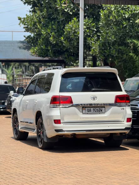 toyota land cruiser