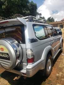 A picture of Land Cruiser Prado UAX petrol 27.5m needed quickly Calls on