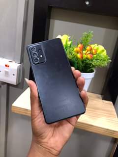 A picture of Nahitaj 850k cash au mweny samsung a73 au google pixel