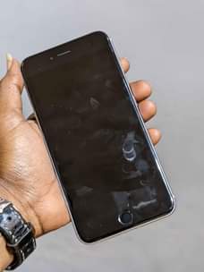 A picture of iPhone 6s plus 32gb bh 100 finger