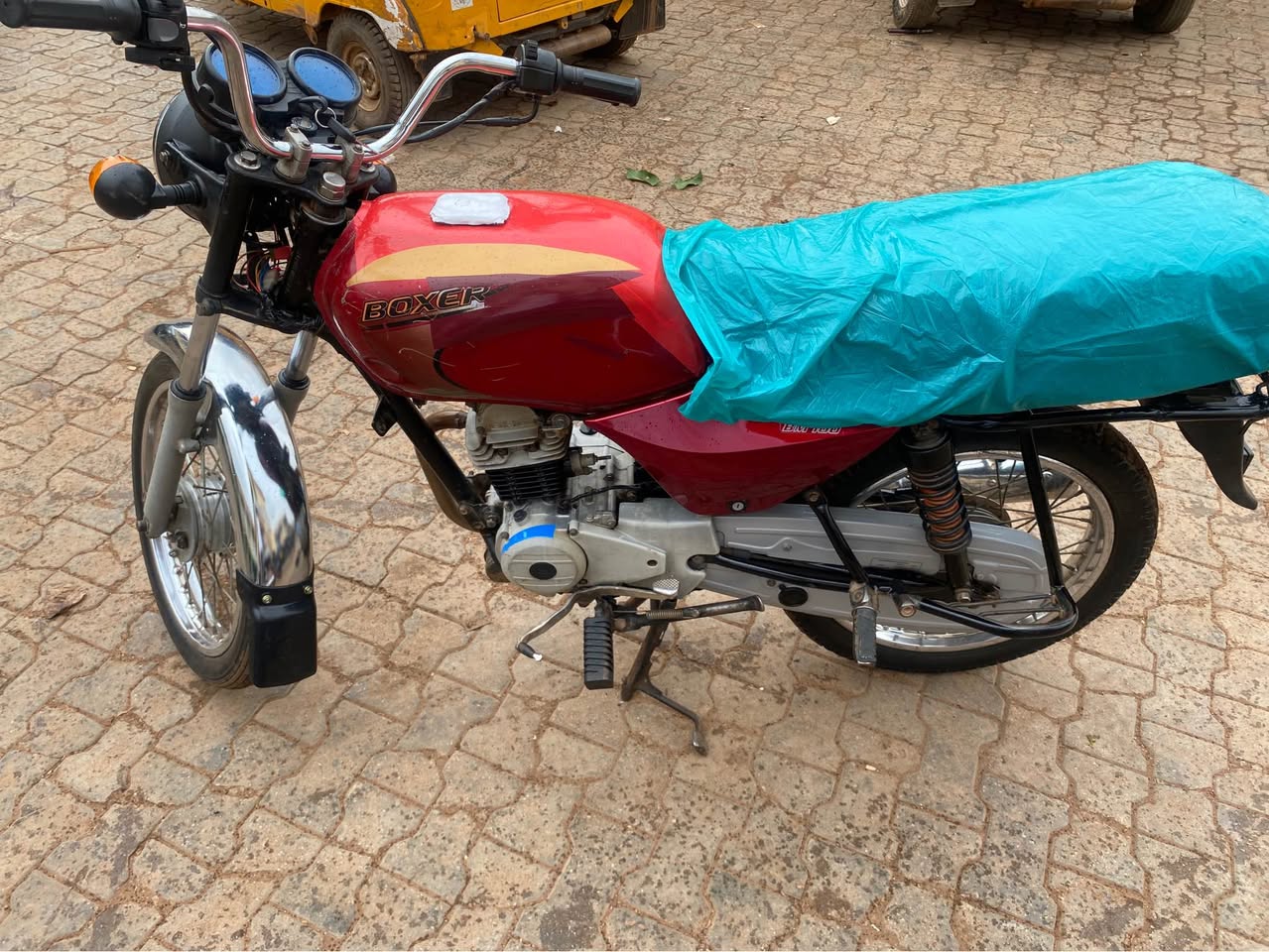 A picture of Distress sell Boxer bajaj for sale Price 450k Location nyanya