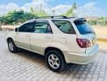 A picture of TOYOTA HARRIER